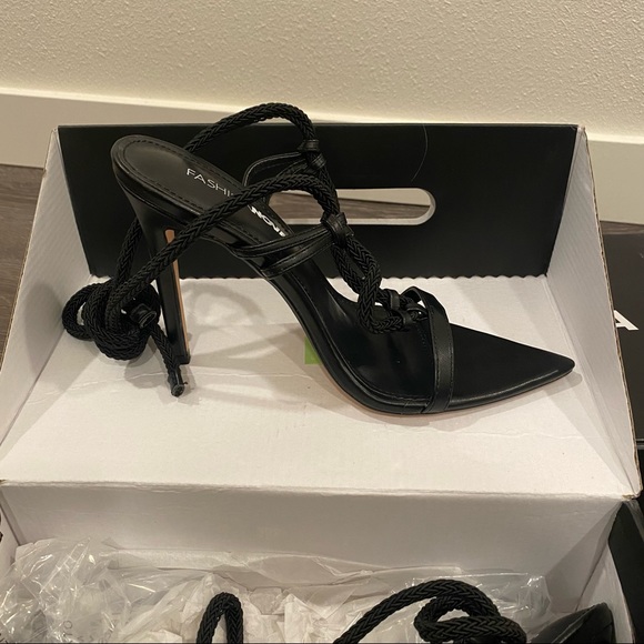 New Fashion Nova high heel sandals size 8 black - Picture 6 of 8